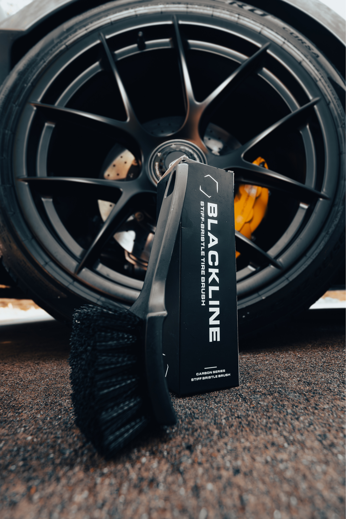 Blackline tire brush