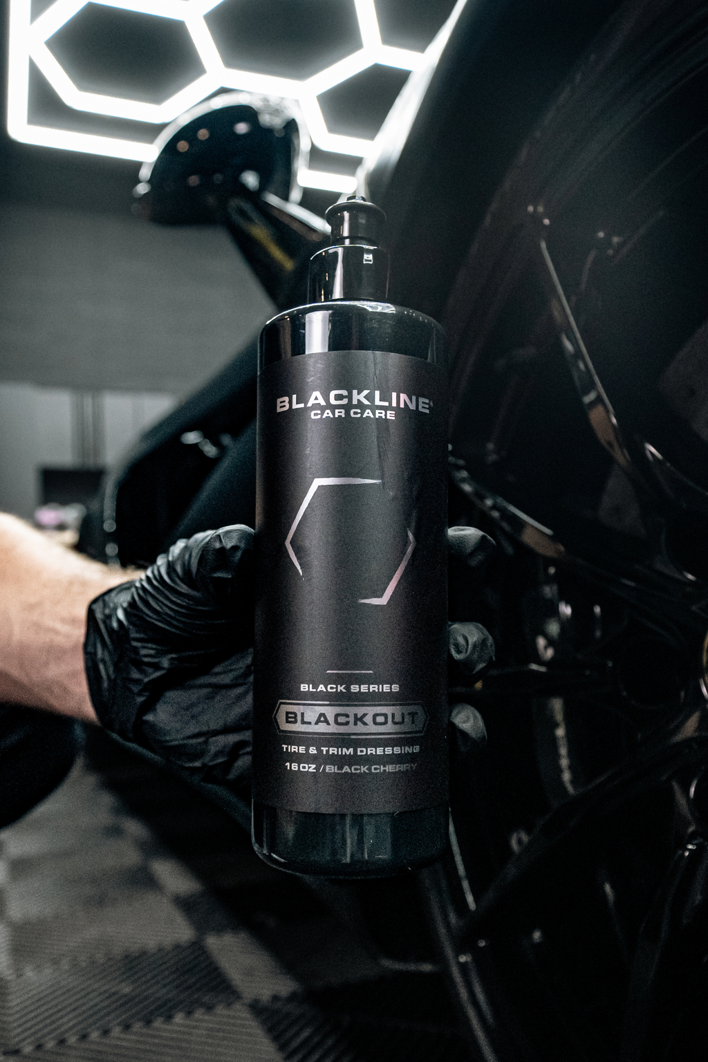 Blackline trim & tire dressing