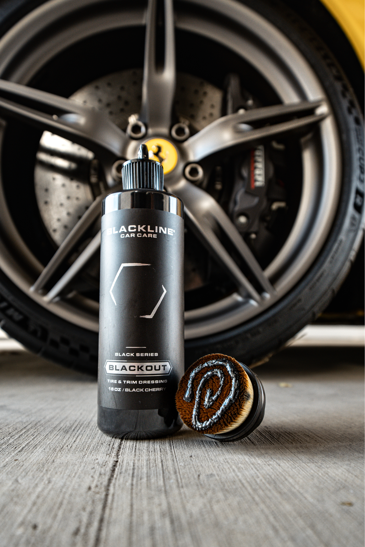 Blackline trim & tire dressing