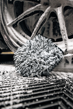 Blackline wheel mitt