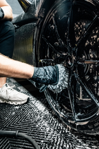 Blackline wheel mitt